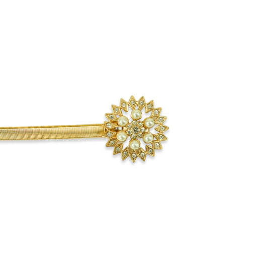 Flower-shaped brooch with rhinestones and pearls