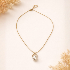 Elegant Pearl Drop Necklace