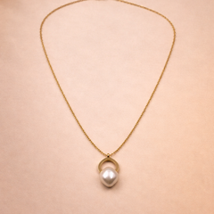 Elegant Pearl Drop Necklace