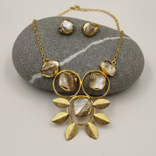 Golden Leaf & Shell-Inspired Necklace Set (Gold Tone)