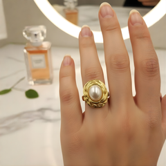 Gold-Tone Oval Pearl Ring – Twisted Texture Statement Design