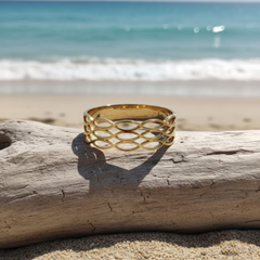 Interlaced Lattice Gold Bangle Bracelet
