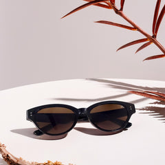 Classic with Modern Twist Black Unisex Sunnies